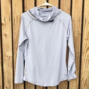SOLD * Woman’s Patagonia Long Sleeve in Periwinkle Blue